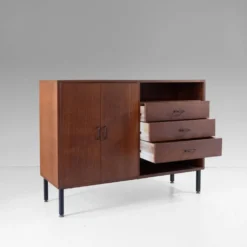 Buffet en palissandre de style mid-century moderne avec tiroirs, Italie années 1970.