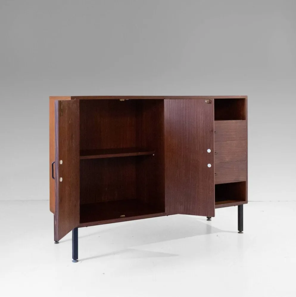 Buffet en palissandre de style mid-century moderne avec tiroirs, Italie années 1970.
