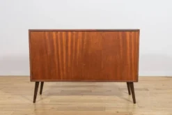 Buffet en palissandre du milieu du siècle par Oman Jun, Danemark, années 1960.