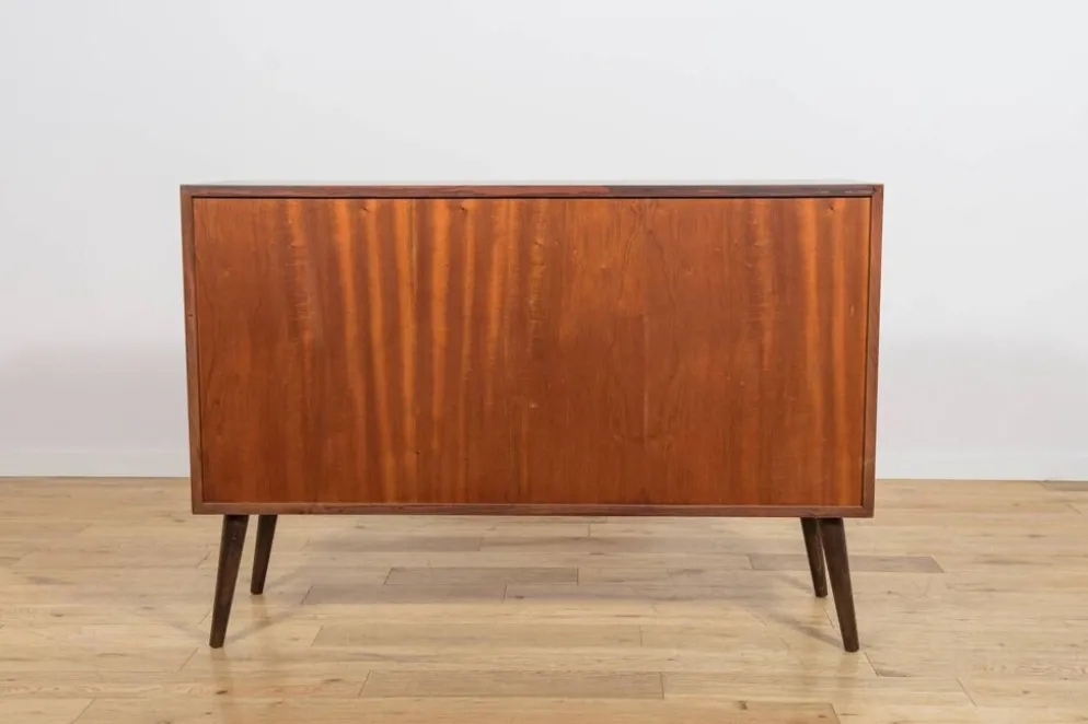 Buffet en palissandre du milieu du siècle par Oman Jun, Danemark, années 1960.