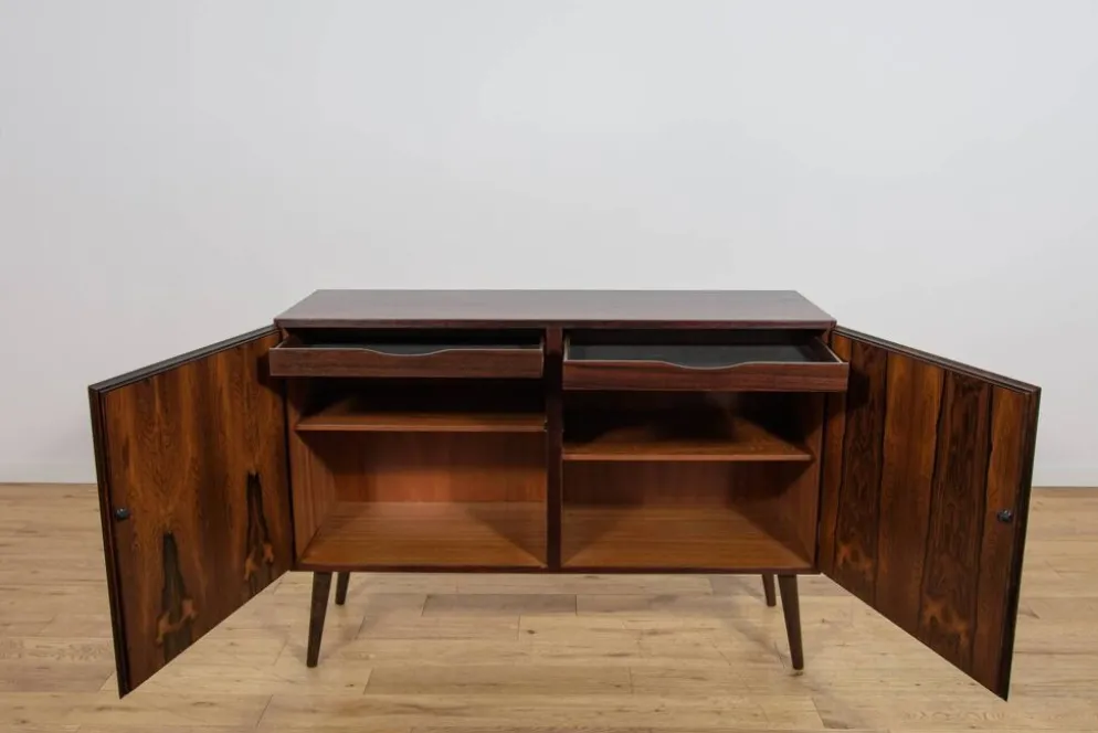 Buffet en palissandre du milieu du siècle par Oman Jun, Danemark, années 1960.