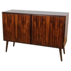Buffet en palissandre du milieu du siècle par Oman Jun, Danemark, années 1960.