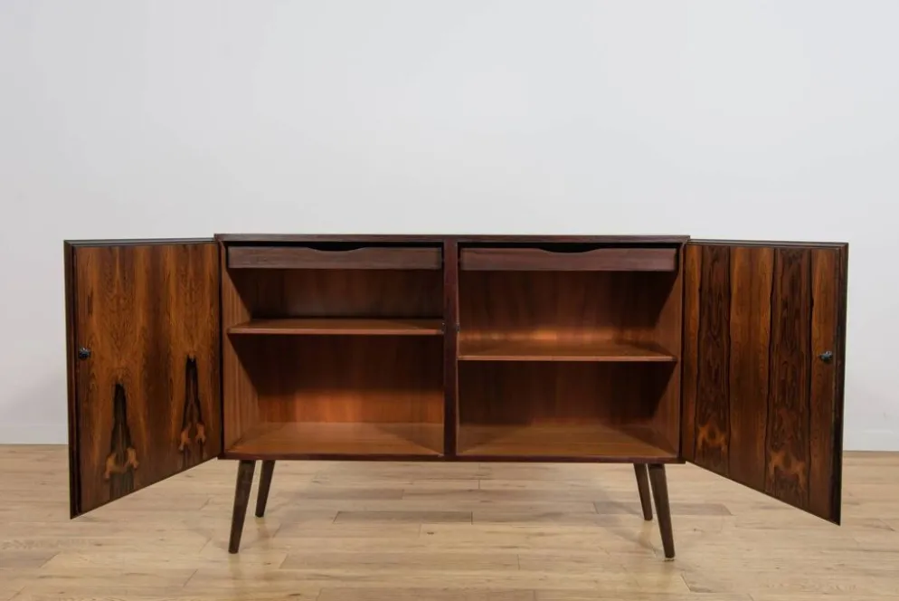 Buffet en palissandre du milieu du siècle par Oman Jun, Danemark, années 1960.