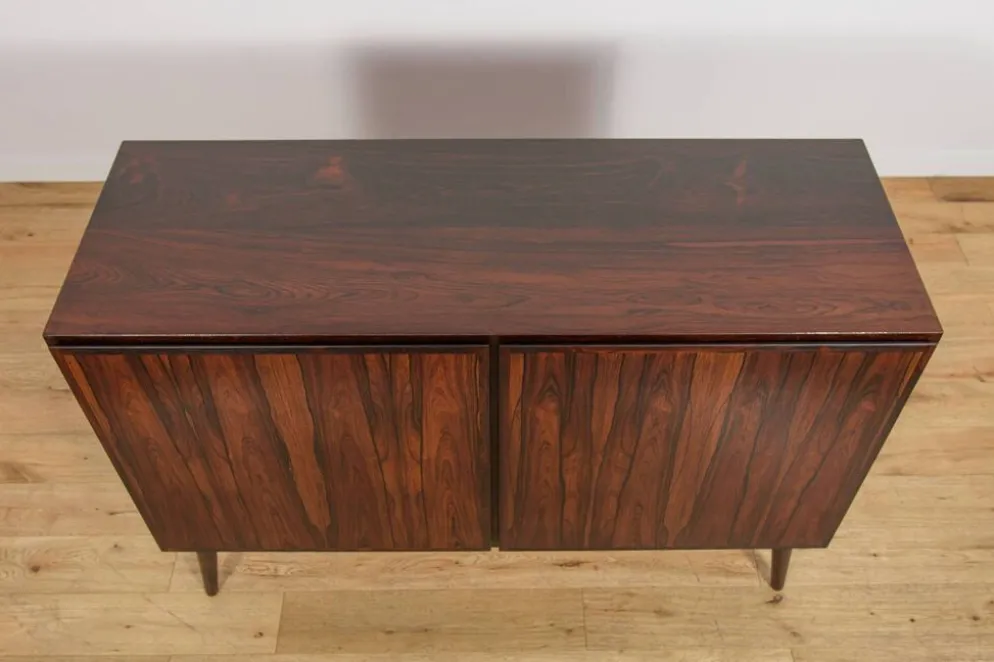 Buffet en palissandre du milieu du siècle par Oman Jun, Danemark, années 1960.