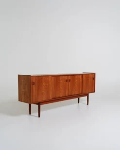 Buffet en teck attribué à Erik Brouer, Danemark, années 1950-60.