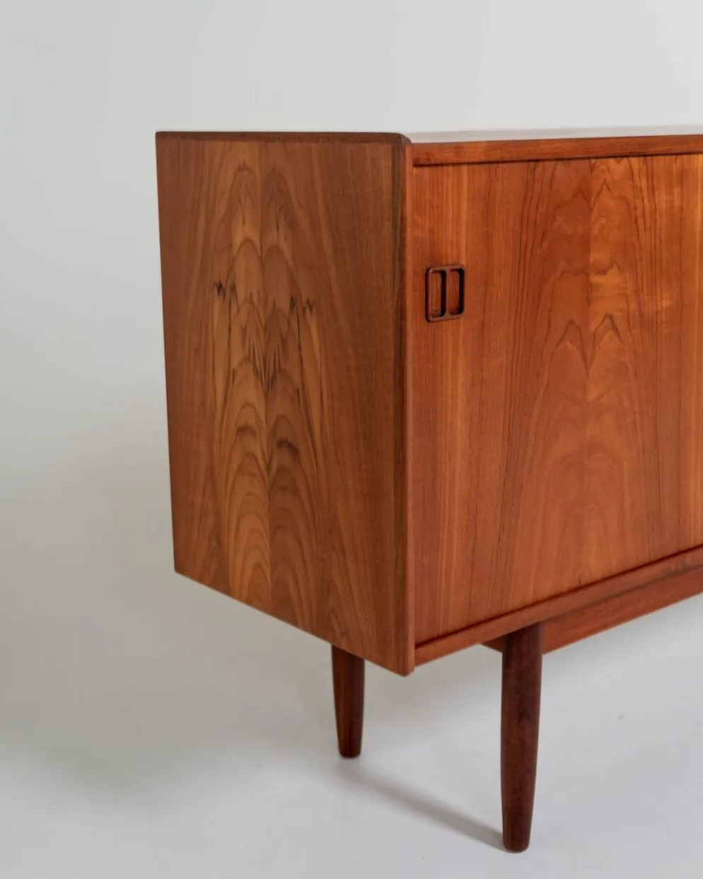 Buffet en teck attribué à Erik Brouer, Danemark, années 1950-60.