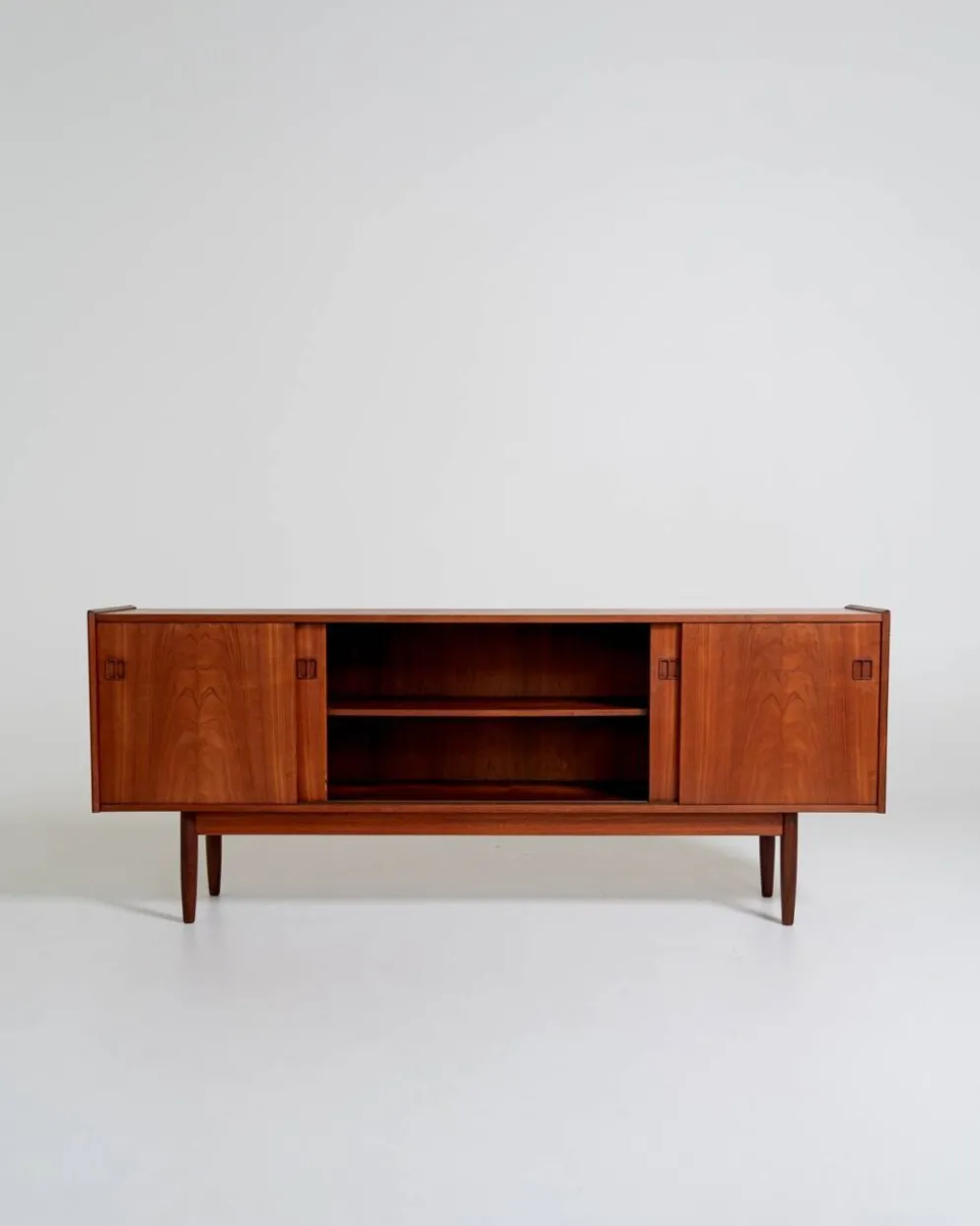 Buffet en teck attribué à Erik Brouer, Danemark, années 1950-60.
