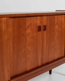 Buffet en teck attribué à Erik Brouer, Danemark, années 1950-60.