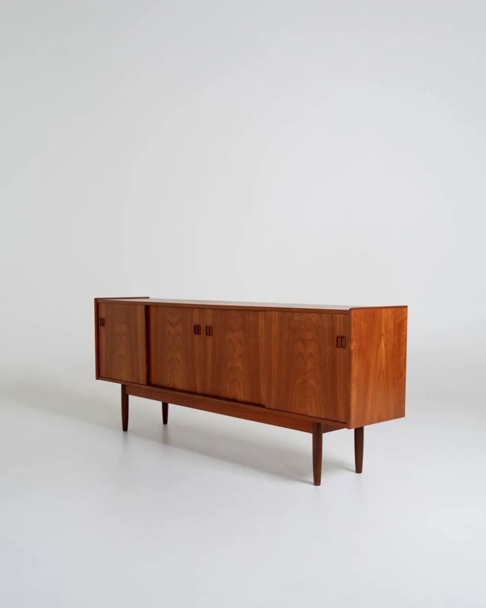 Buffet en teck attribué à Erik Brouer, Danemark, années 1950-60.
