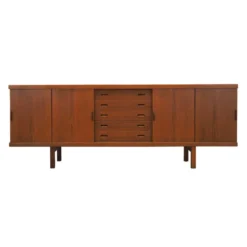Buffet en teck avec portes coulissantes, Danemark, années 1960.