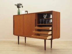 Buffet en teck avec section bar, Danemark, années 1960.