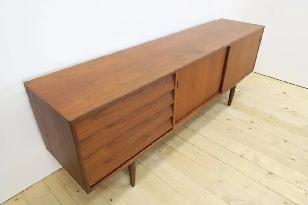 Buffet en teck avec tiroirs et portes coulissantes, Danemark 1960