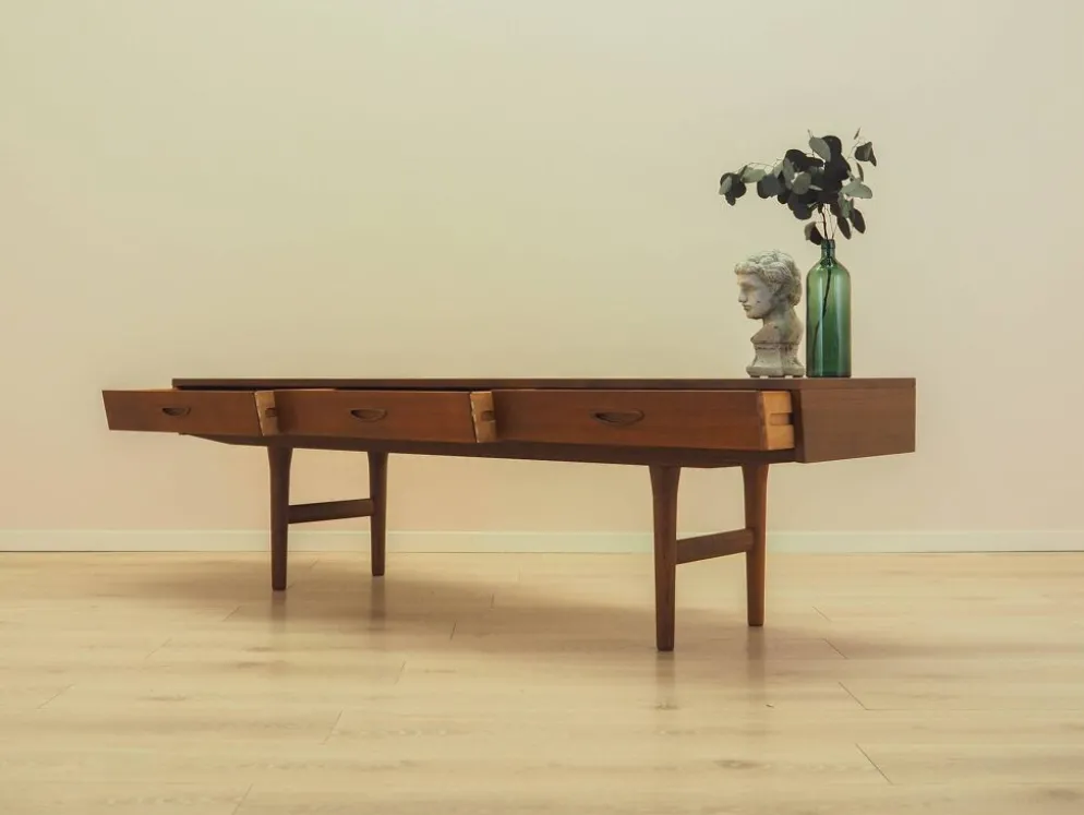 Buffet en teck danois des années 1970 – trois tiroirs, style mid-century modern