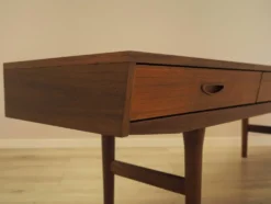 Buffet en teck danois des années 1970 – trois tiroirs, style mid-century modern