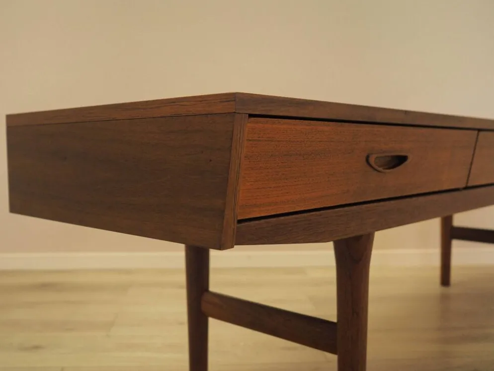 Buffet en teck danois des années 1970 – trois tiroirs, style mid-century modern