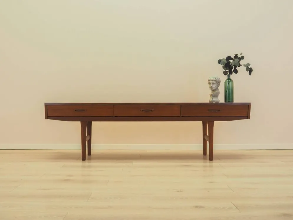 Buffet en teck danois des années 1970 – trois tiroirs, style mid-century modern