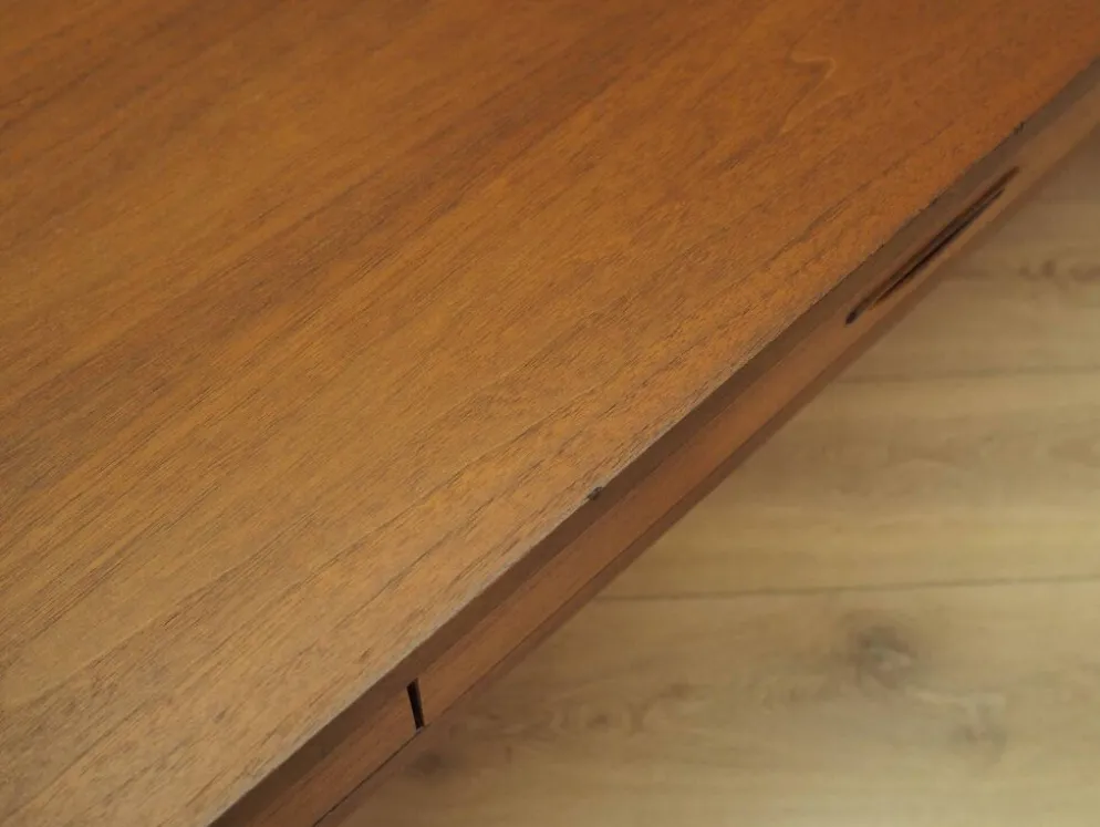 Buffet en teck danois des années 1970 – trois tiroirs, style mid-century modern