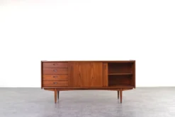 Buffet en teck danois des années 1960.