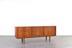 Buffet en teck danois des années 1960.