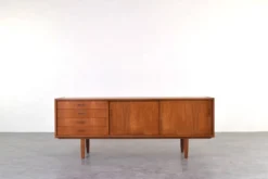 Buffet en teck danois des années 1960.