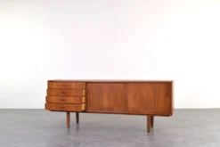 Buffet en teck danois des années 1960.