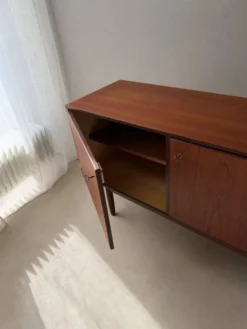 Buffet en teck danois des années 1960