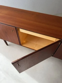 Buffet en teck danois des années 1960