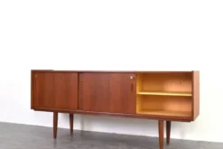 Buffet en teck danois des années 1960.