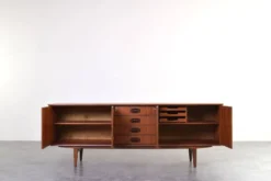 Buffet en teck danois des années 1960.