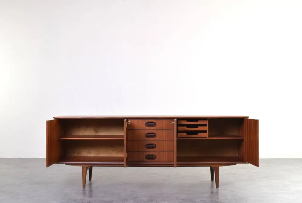 Buffet en teck danois des années 1960.