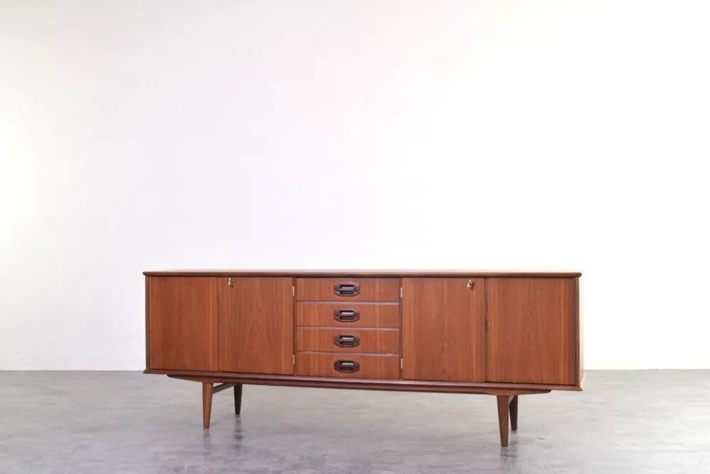 Buffet en teck danois des années 1960.