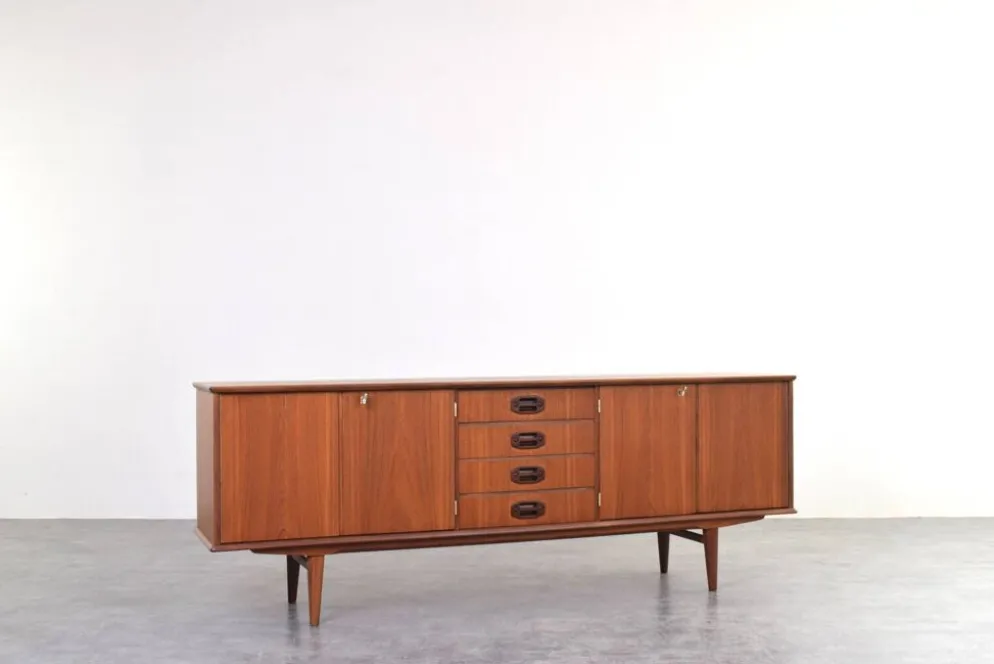 Buffet en teck danois des années 1960.
