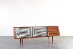 Buffet en teck danois peint à la main en op-art des années 1960.