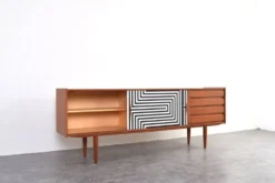 Buffet en teck danois peint à la main en op-art des années 1960.