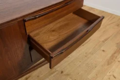 Buffet en teck des années 1960 par Beautility, Royaume-Uni