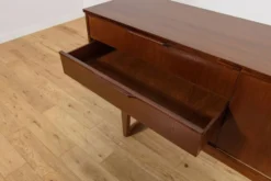 Buffet en teck des années 1960, Royaume-Uni