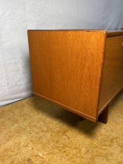 Buffet en teck de style scandinave, années 1960