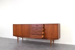Buffet en teck du milieu du siècle de Skeie & Co. Norheimsund, années 1960.