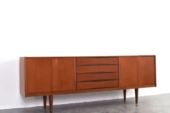 Buffet en teck du milieu du siècle de Skeie & Co. Norheimsund, années 1960.