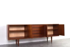 Buffet en teck du milieu du siècle de Skeie & Co. Norheimsund, années 1960.