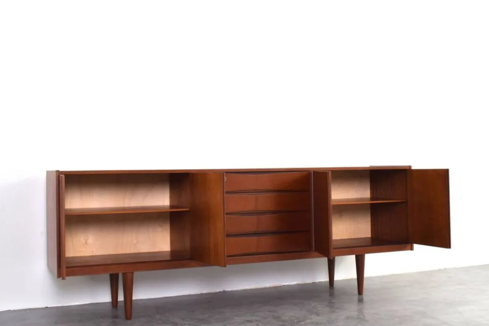 Buffet en teck du milieu du siècle de Skeie & Co. Norheimsund, années 1960.