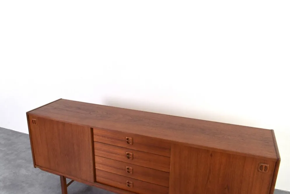 Buffet en teck du milieu du siècle par Klippan Korsør pour Ikea, années 1960.