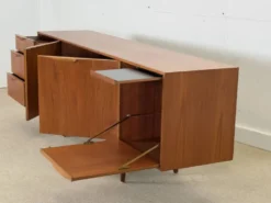 Buffet en teck McIntosh (Collection Dunvegan) 1960