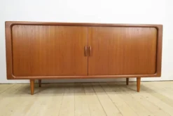 Buffet en teck par Dyrlund, années 1960