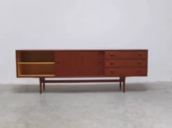Buffet en teck par William Watting pour Fristho, années 1960.