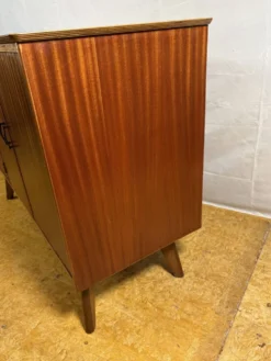 Buffet en teck Remploy vintage | Années 1950-1960 | Design britannique du milieu du siècle A