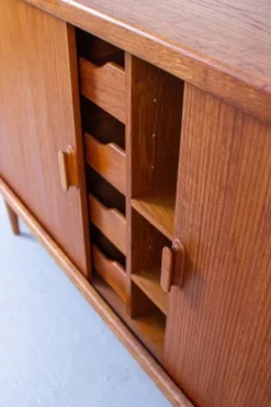 Buffet en teck vintage avec tiroirs, danois Silkeborg, milieu du siècle.
