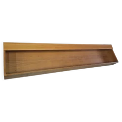 Buffet flottant en teck extra long / étagère murale avec lumières. Danemark années 1960.
