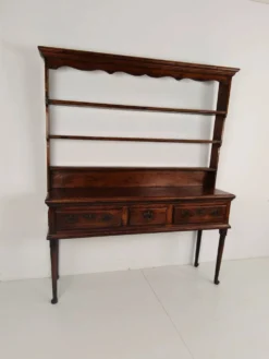 Buffet gallois de style géorgien tardif (XVIIIe siècle) – Massif du Chêne