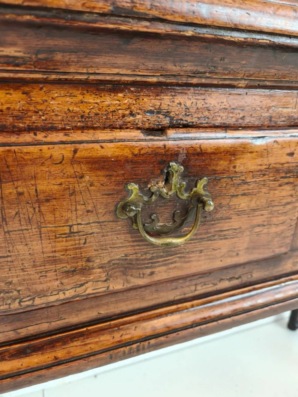 Buffet gallois de style géorgien tardif (XVIIIe siècle) – Massif du Chêne